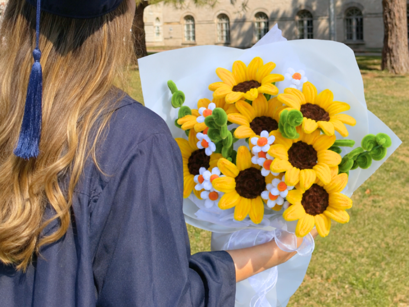 Sunflower For Graduation – A Bright Symbol Of Success And New Beginnings