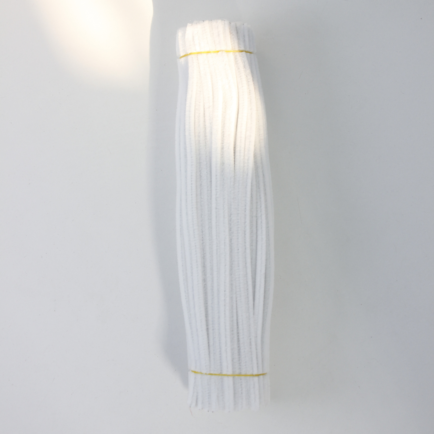 White Pipe Cleaners pack with 100 stems.png